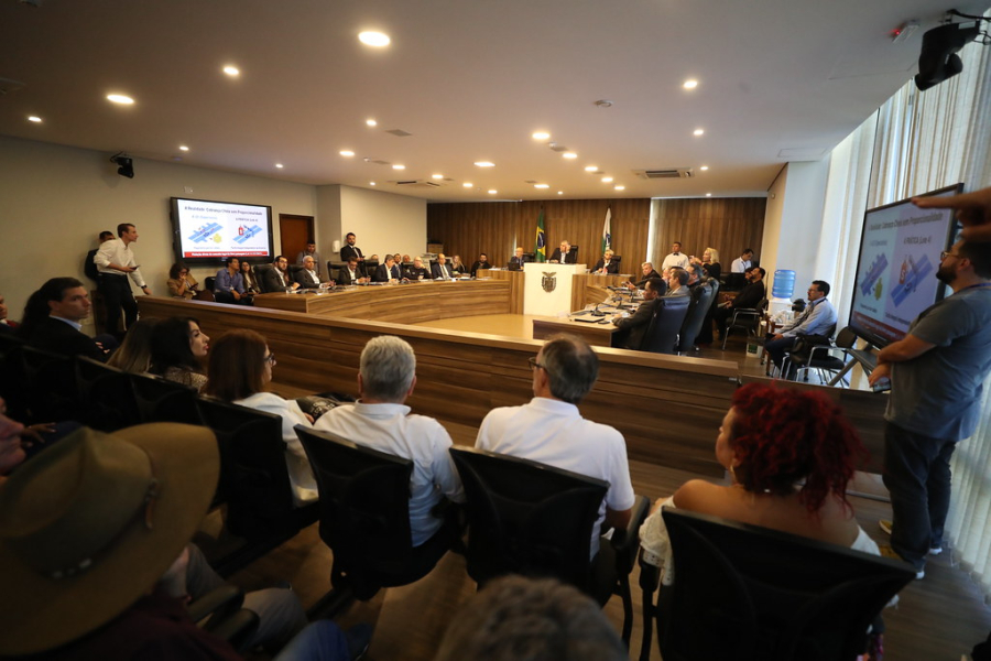 Audiência pública reúne parlamentares, concessionárias e ANTT para debater pedágio eletrônico no Paraná