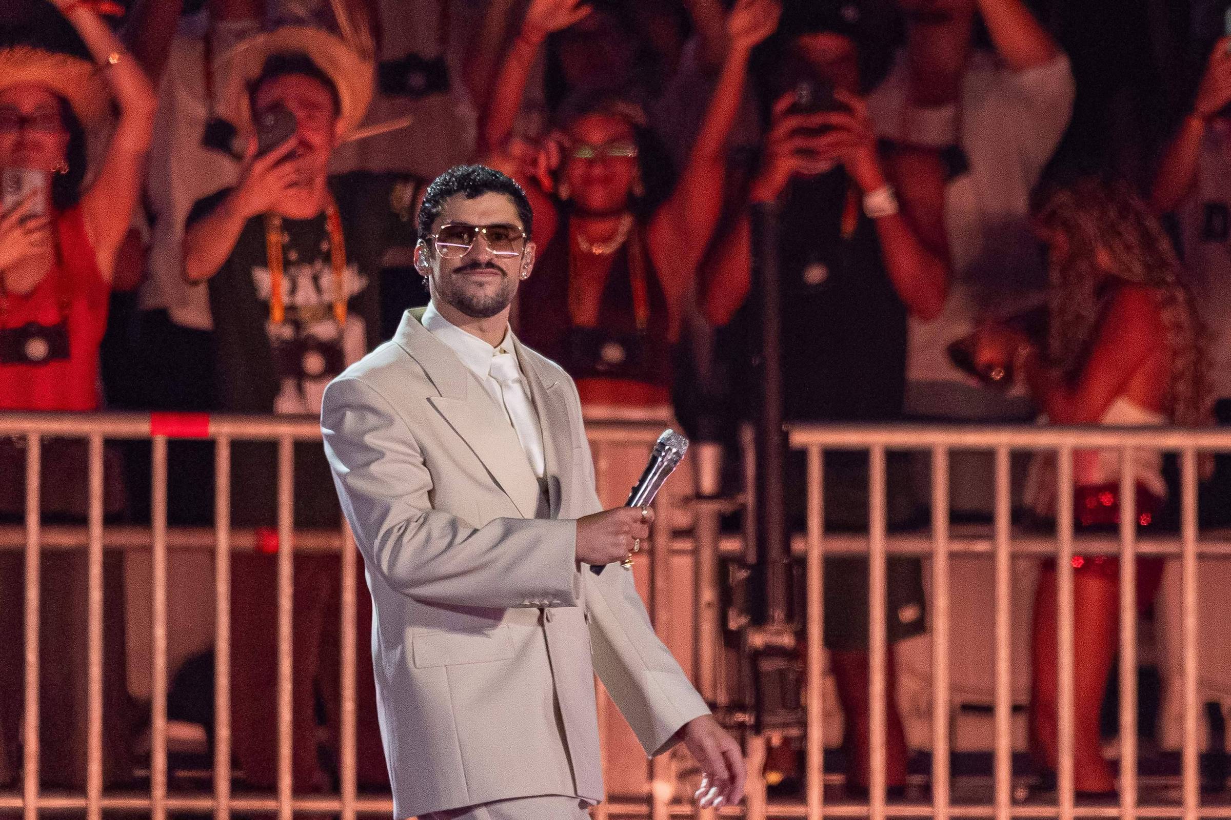 Bad Bunny alcança mais de 4 bilhões de visualizações em show no Super Bowl