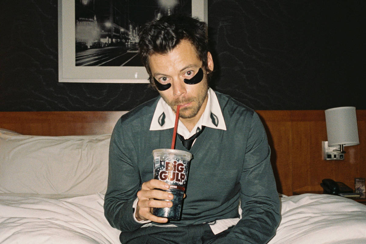 Harry Styles se diverte em disco que fica aquém das suas influências