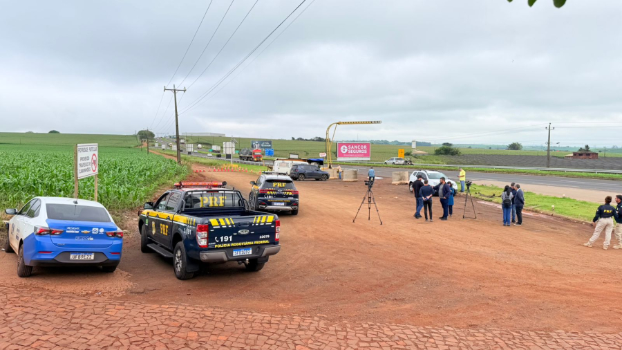 Prefeitura acompanha situação de moradores impactados por fechamento de acesso paralelo à rodovia