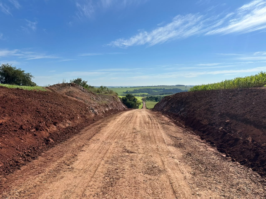 Fim da obra de revitalização da Estrada Parizi garante mais segurança e mobilidade na zona rural