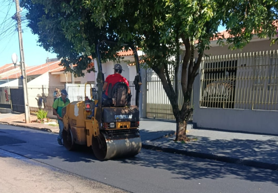 Jardim Verão recebe recape asfáltico e nova sinalização viária em Sarandi