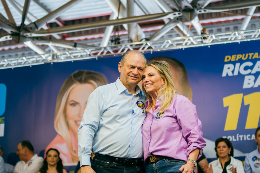 Ricardo Barros lança candidatura à reeleição no Parque de Exposições em Maringá