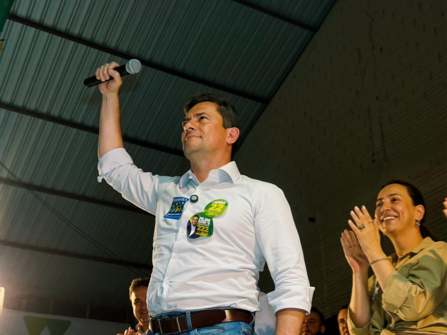 Moro lidera com folga faltando um mês para a eleição e pode vencer no 1º turno