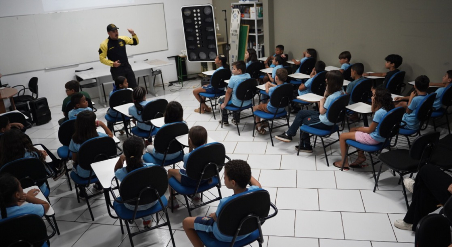 Agentes da Semutrans promovem educação e segurança no trânsito para alunos da rede municipal de Sarandi