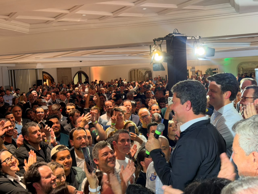 Moro cobra atenção ao Paraná e mobiliza bloco de centro-direita em apoio a Flávio Bolsonaro